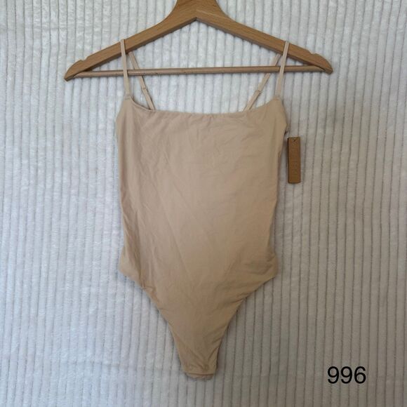 SKIMS Fits Everybody Cami Thong Bodysuit Size XS Sand NWT $58 - Picture 1 of 11